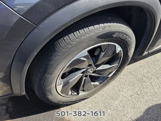 Used 2025 Gray Nissan SV image 8