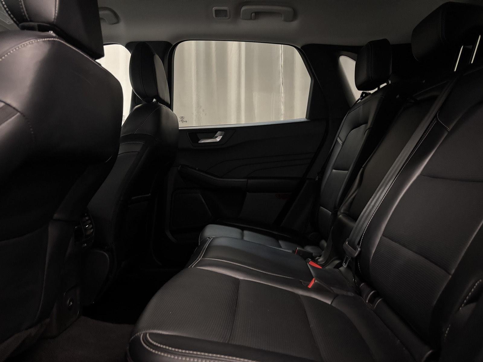 Used 2025 Carbonized Gray Metallic Ford Platinum image 26