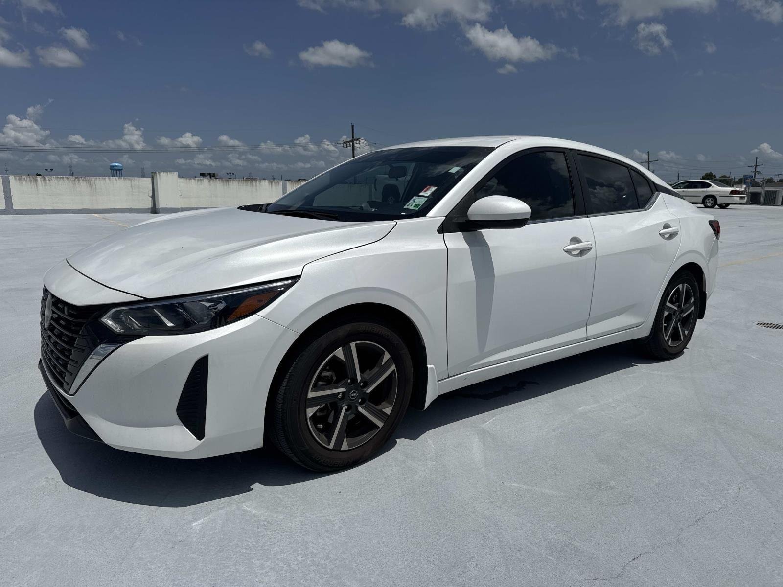 Used 2025 Aspen White Tricoat Nissan SV image 13