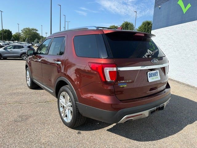 Used 2016 Bronze Ford Limited image 3