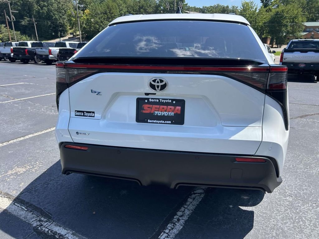 New 2026 Wind Chill Pearl Toyota XLE image 4