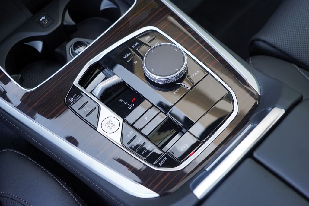 New 2026 Alpine White BMW sDrive40i image 20