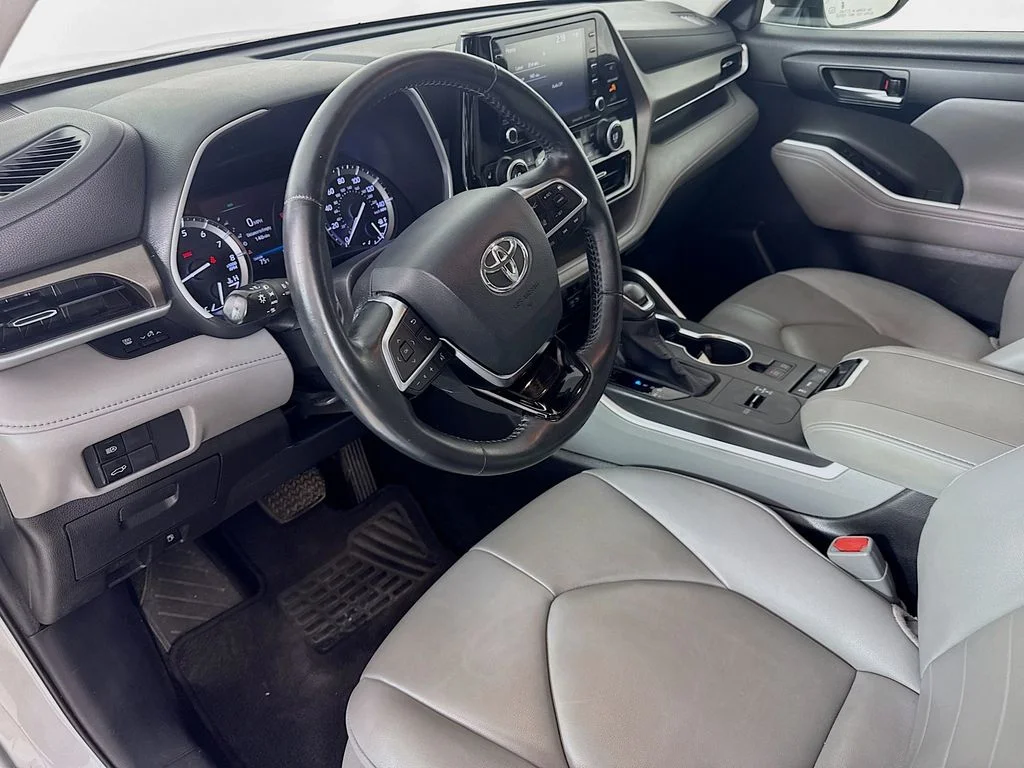 Used 2020 Celestial Silver Metallic Toyota XLE image 10