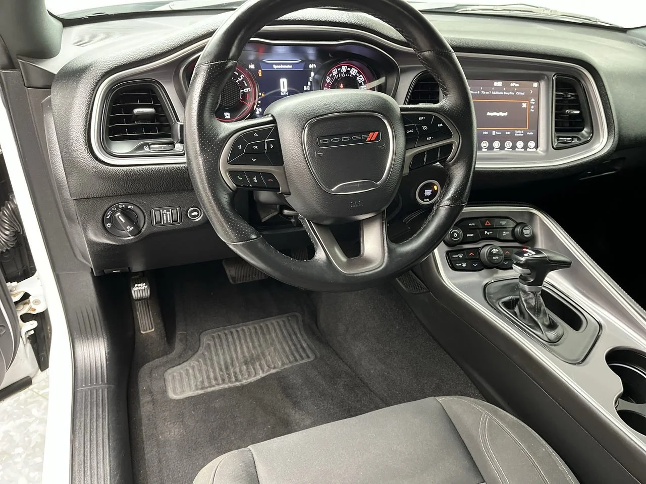 Used 2019 White Dodge SXT image 12