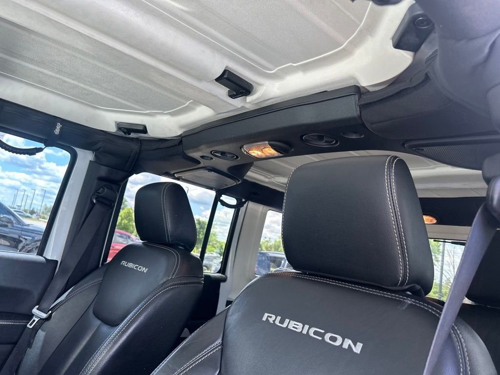 Used 2016 White Jeep Unlimited Rubicon image 15
