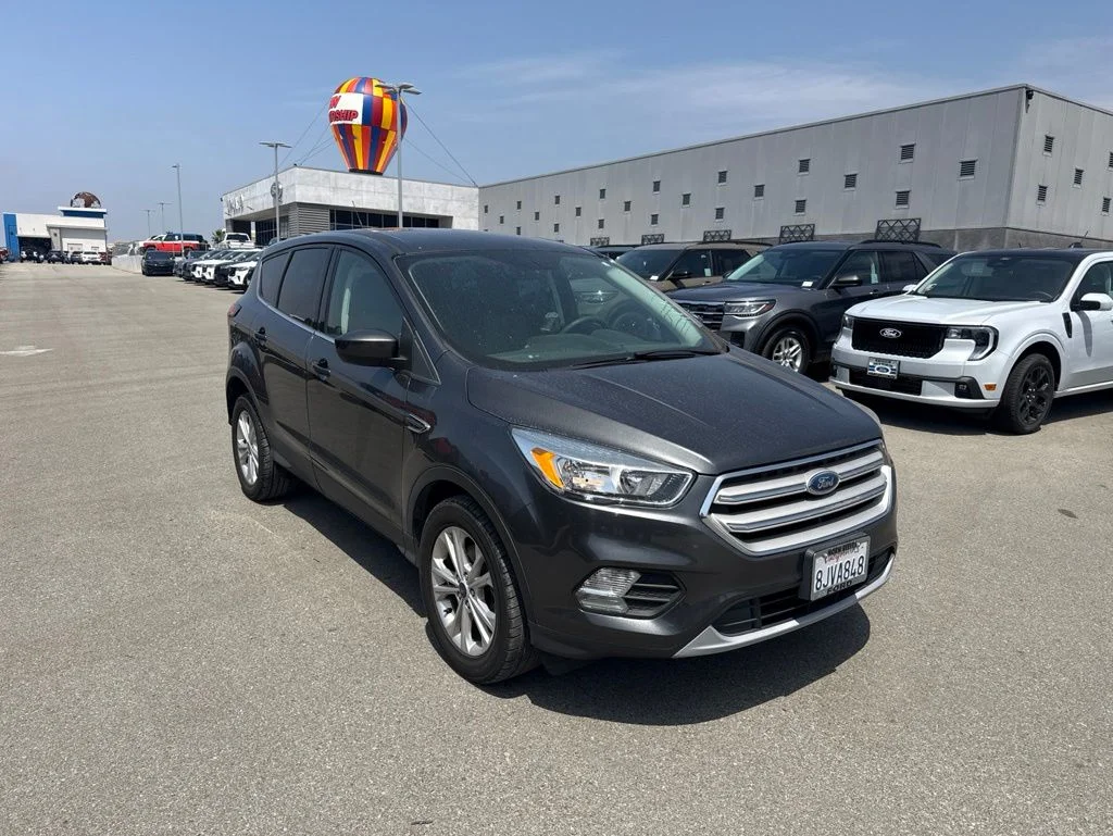 2019 Ford Escape SE's photo