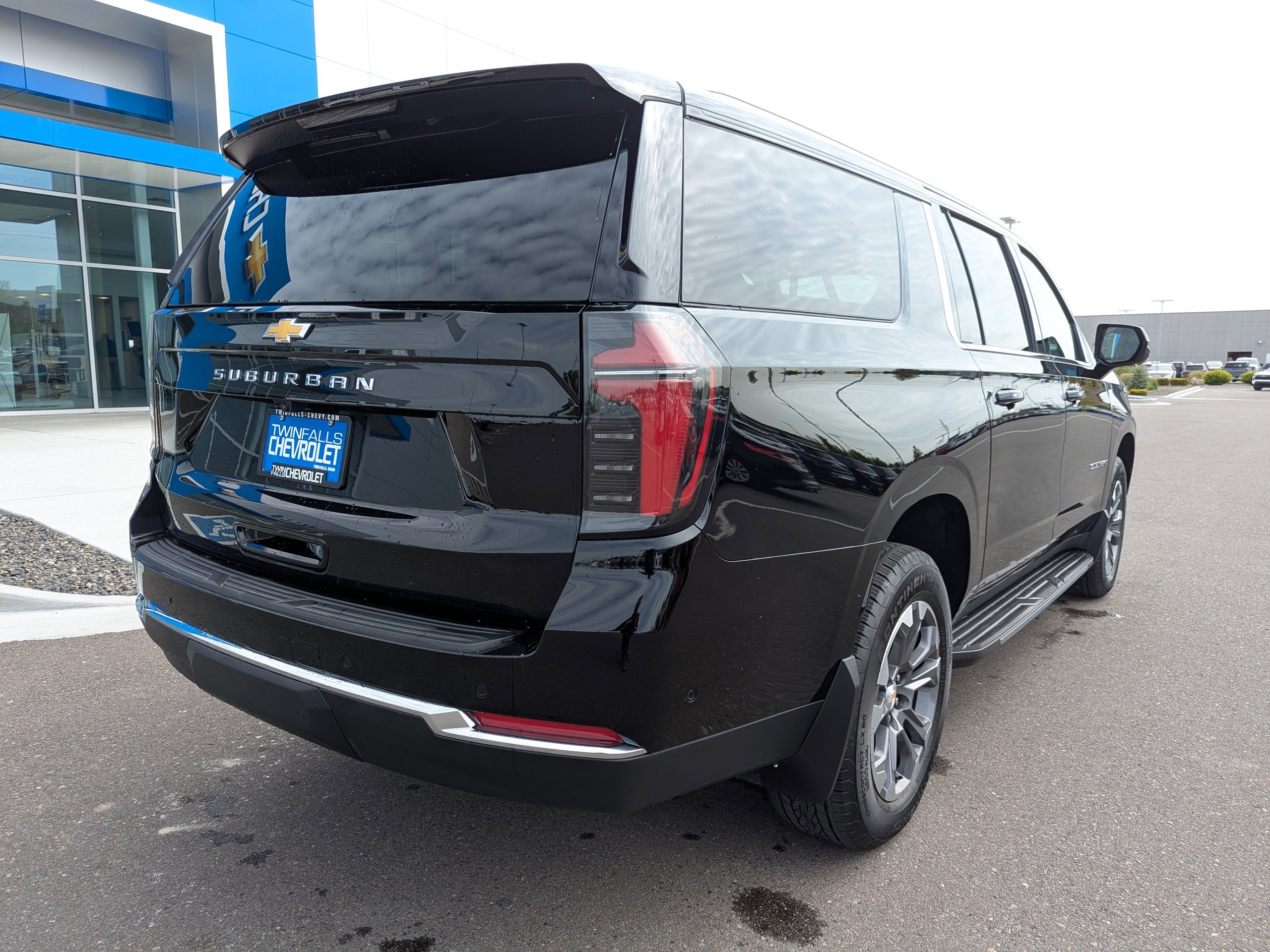2026 Chevrolet Suburban LS - Photo 39