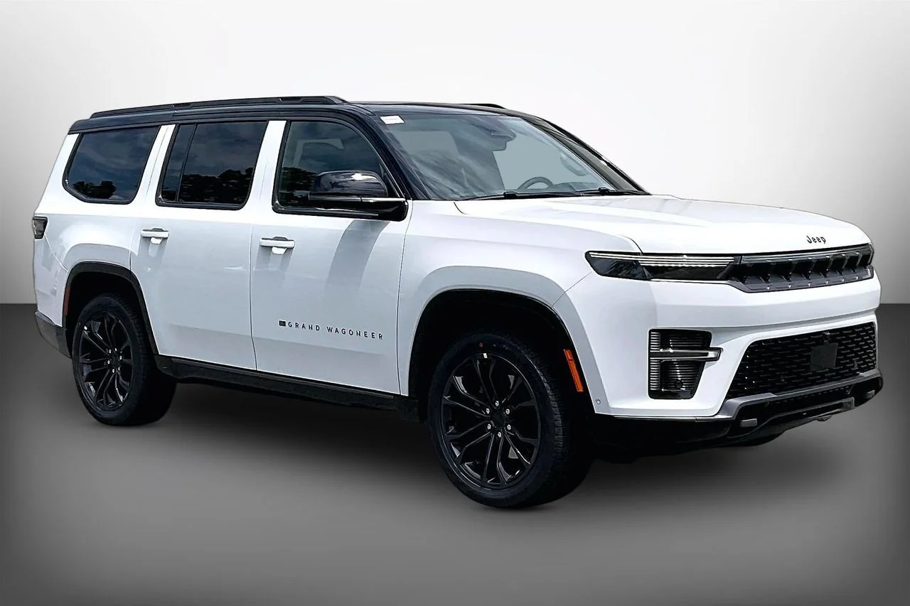 New 2026 Bright White Clearcoat Jeep Summit Obsidian image 2