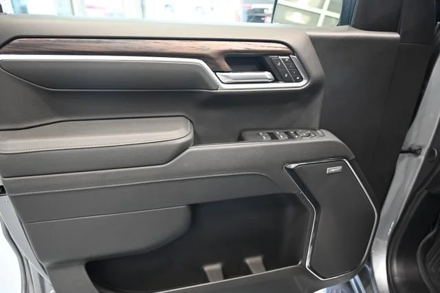 New 2026 Sterling Metallic GMC SLT image 29