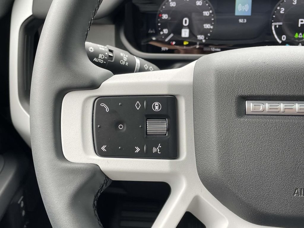 New 2026 Woolstone Green Land Rover X-Dynamic SE image 34