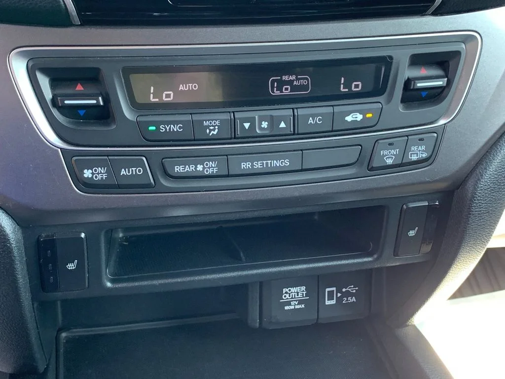 Used 2020  Honda EX-L image 23