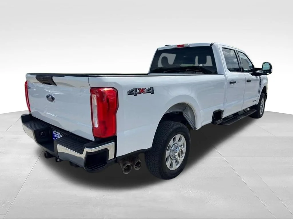 Used 2024 White Ford XL image 5
