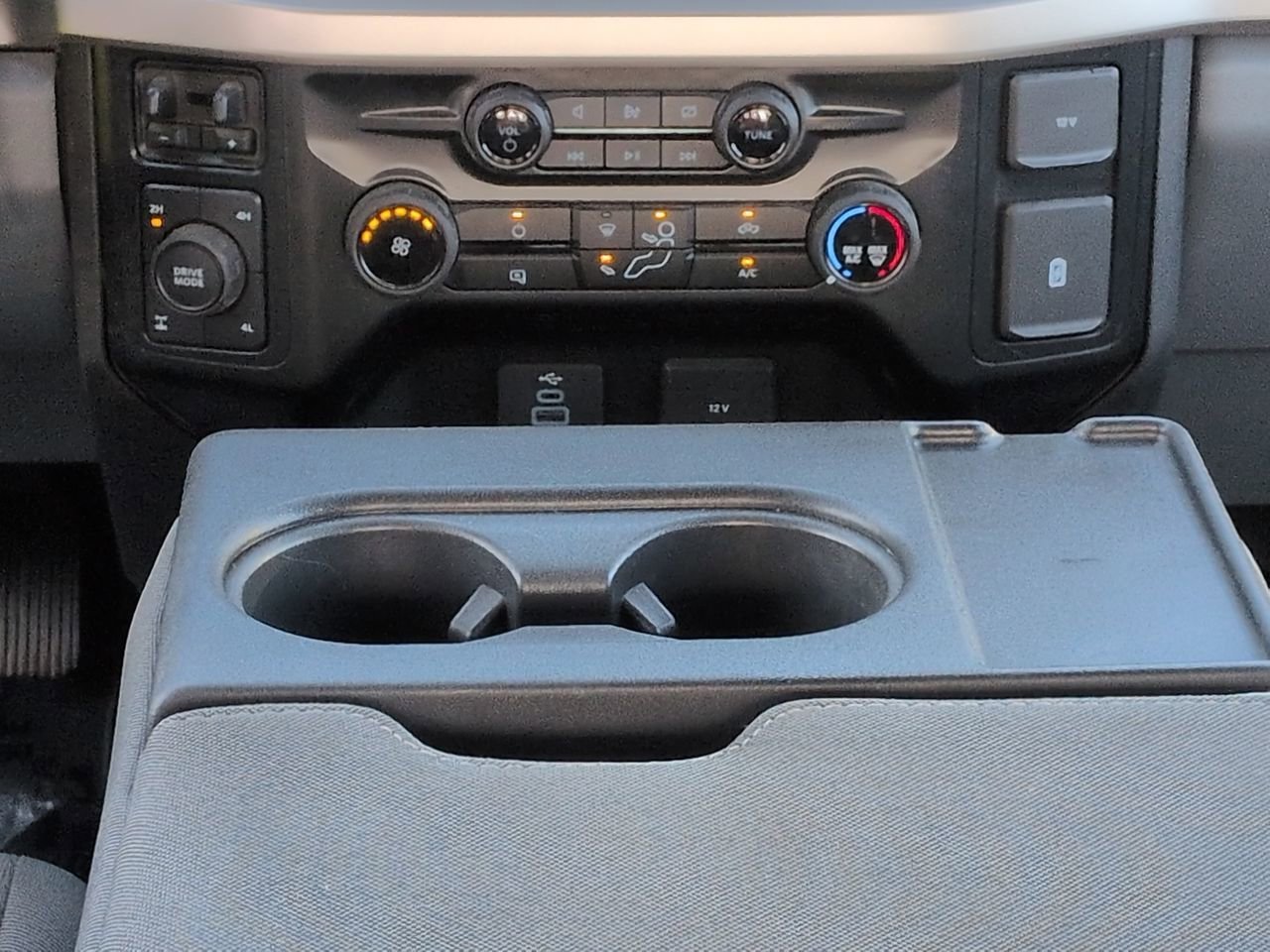 Used 2024 Oxford White Ford XL image 18