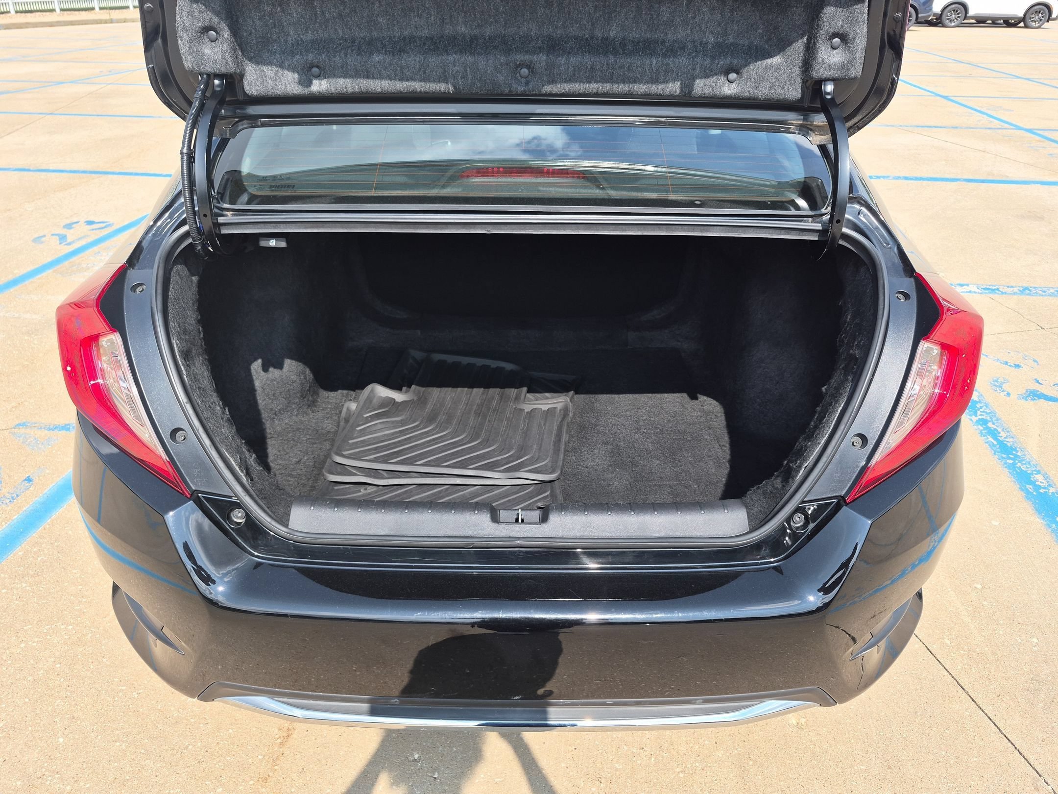 Used 2019 Crystal Black Pearl Honda LX Sedan image 23
