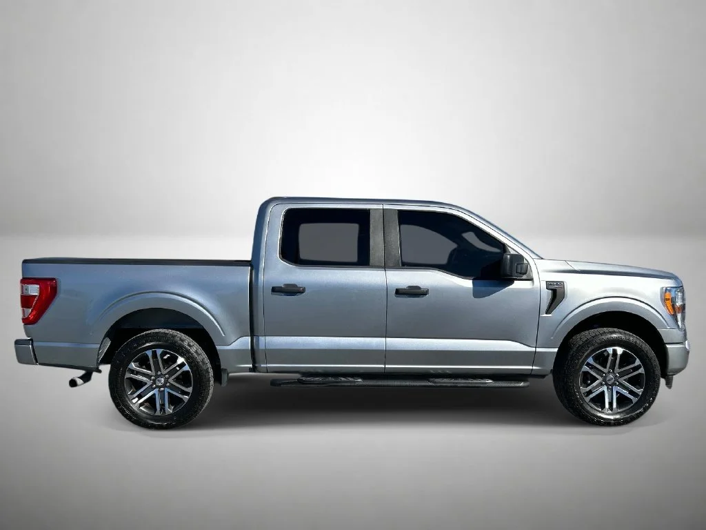 Used 2021 Silver Ford XL image 2