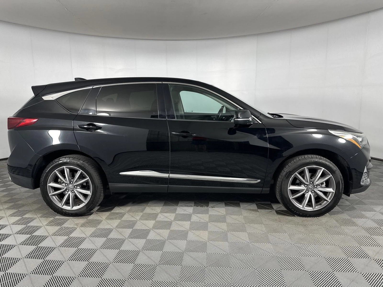Used 2021 Majestic Black Pearl Acura SH-AWD w/Tech image 29