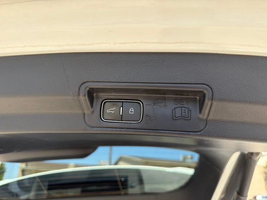 Used 2022 White Ford XLT image 24