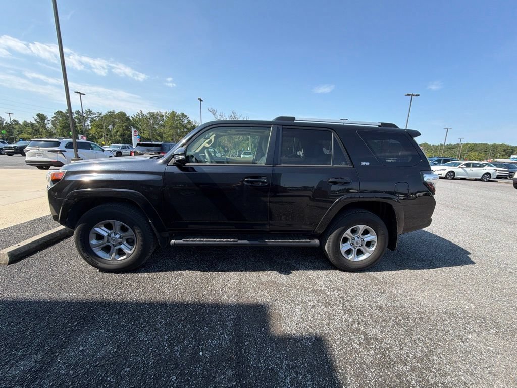 Used 2019 Midnight Black Metallic Toyota SR5 Premium image 3