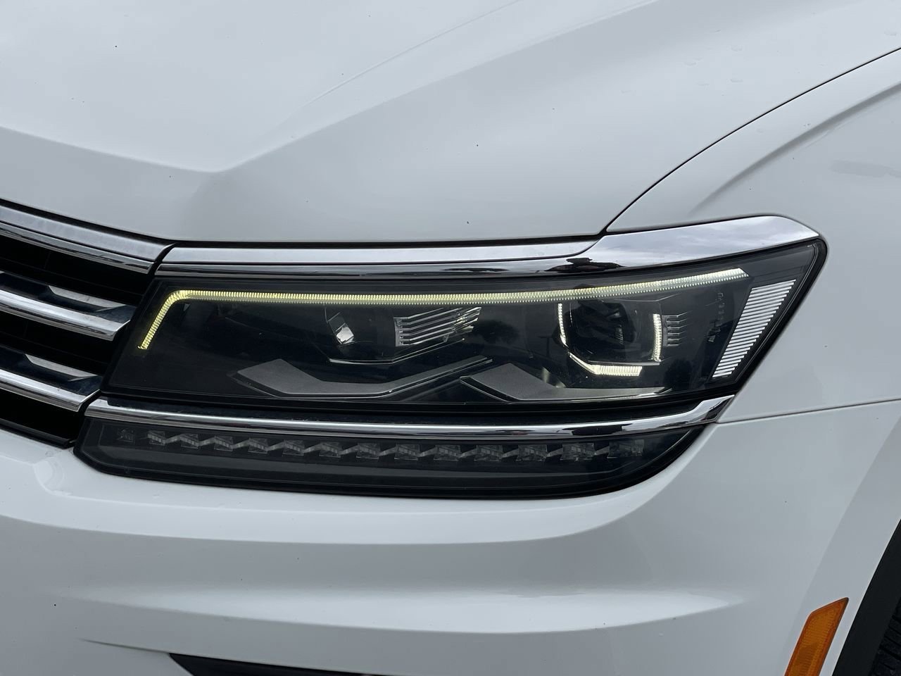 Used 2019 Pure White Volkswagen SEL Premium image 6