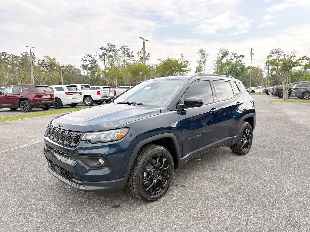 New 2026 Fathom Blue Pearl-Coat Exterior Paint Jeep Latitude image 7