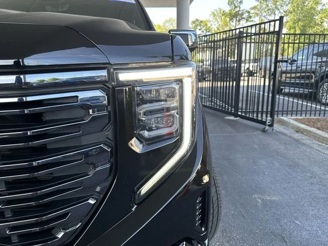 Used 2026 Black GMC Denali Ultimate image 9