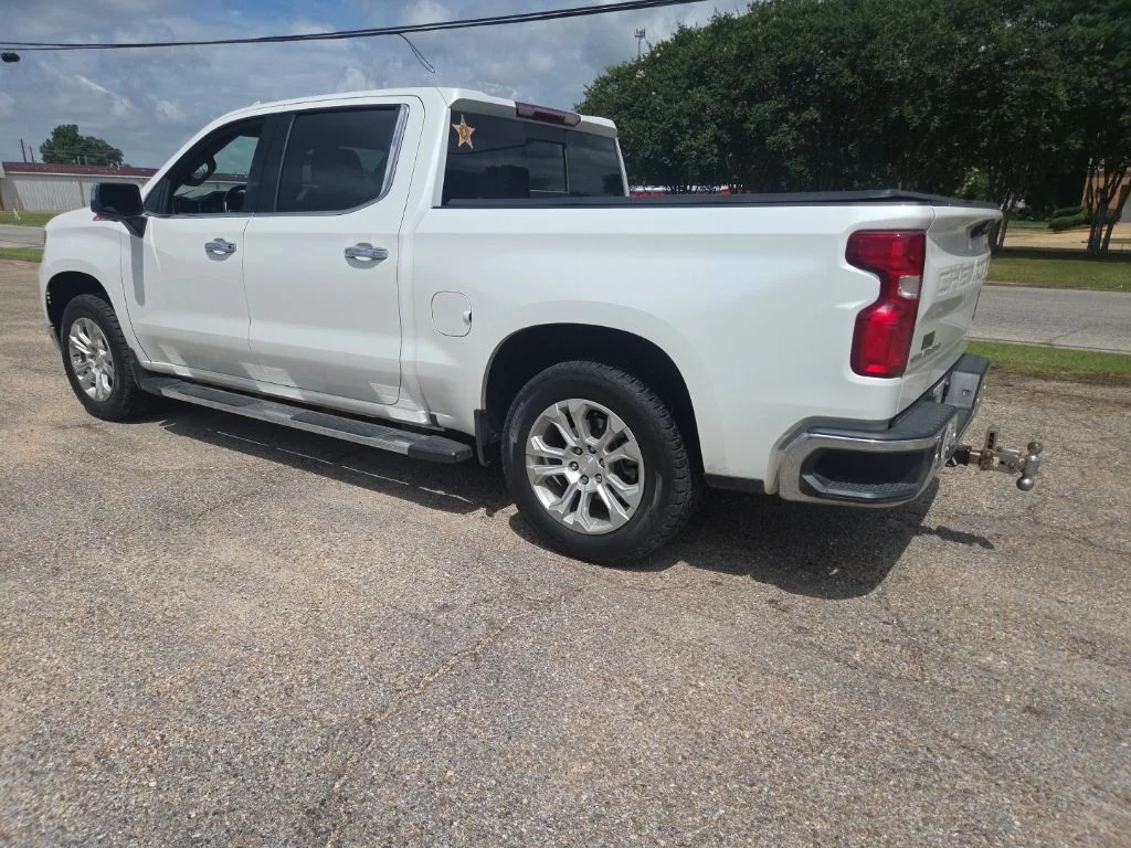 Used 2023 Iridescent Pearl Tricoat Chevrolet LTZ image 8