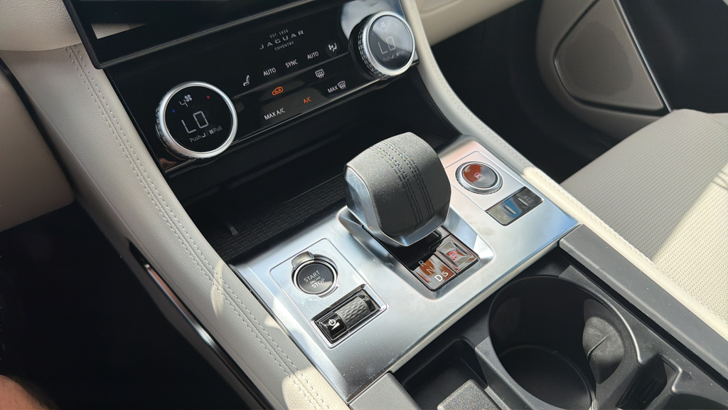 2026 Jaguar F-Pace R-Dynamic S - Photo 22