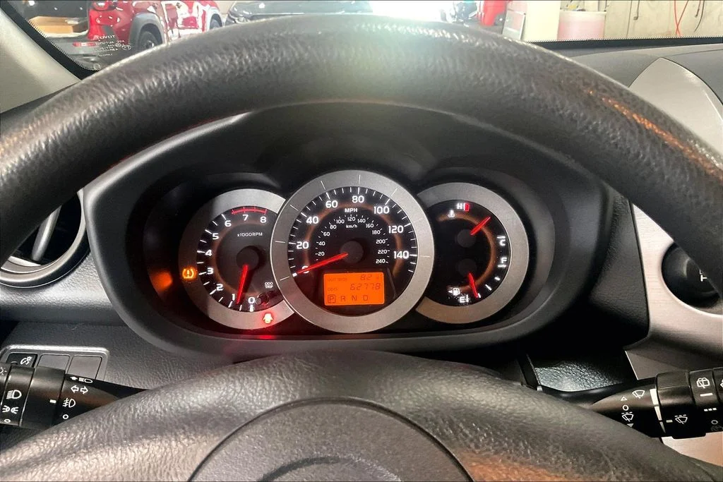 Used 2008 Silver Toyota Sport image 20