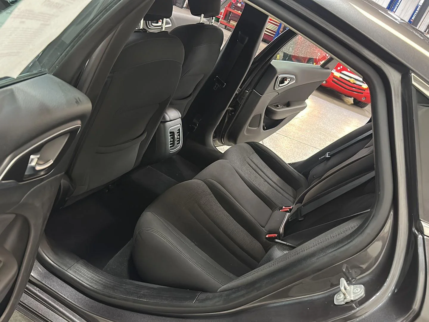 Used 2016 Granite Crystal Metallic Clearcoat Chrysler Limited image 27