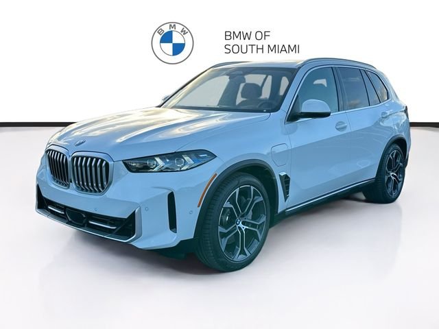 New 2026 White BMW xDrive50e image 3