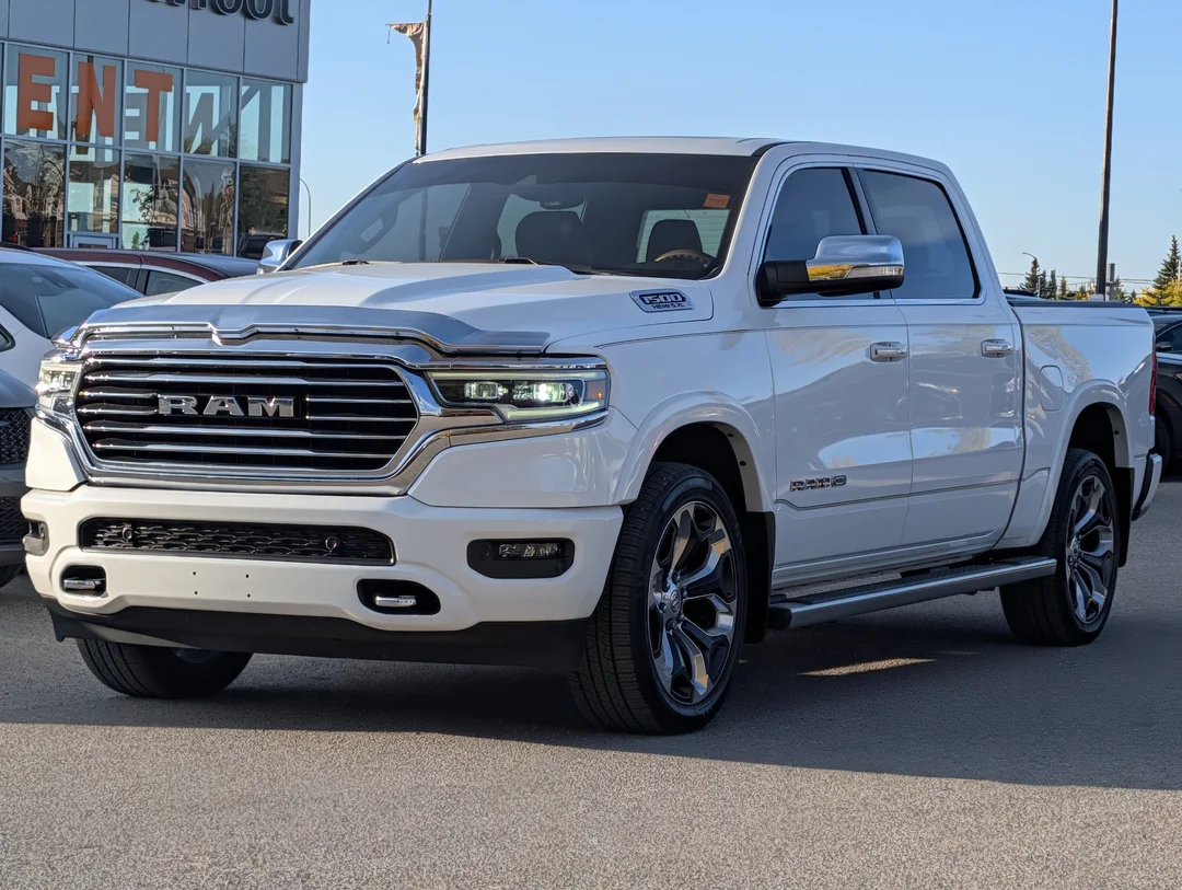 Used 2022 White RAM Limited Longhorn - - 4x4 - 5.7L HEMI V8 eTorque - Premium Leather - Backup Camera & More! - image 4