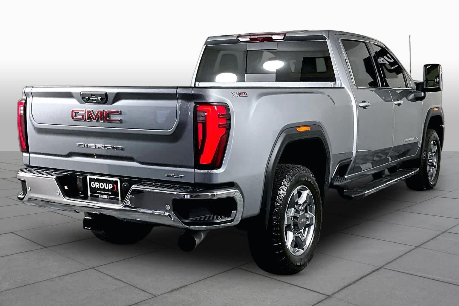 Certified Used 2025 Sterling Metallic GMC SLT image 12