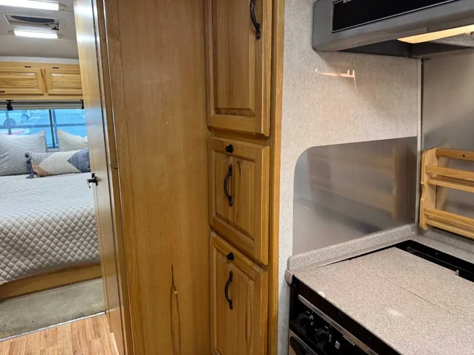 Used 2011 SILVER AIRSTREAM  image 24
