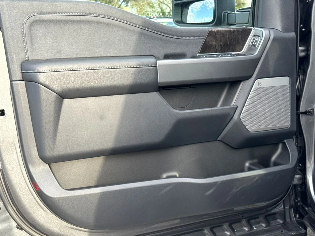 2026 Ford F-550 Super Duty Chassis Cab Lariat - Photo 17
