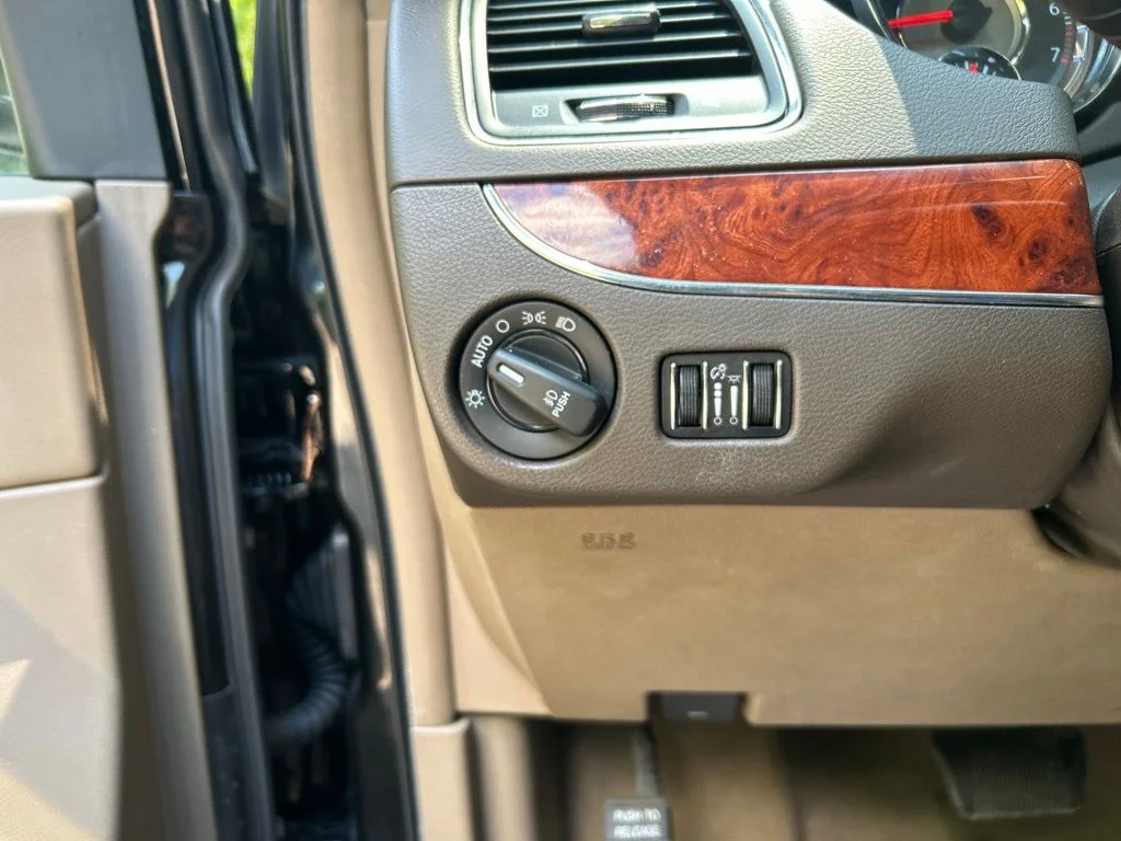 Used 2015 Black Chrysler Touring image 22