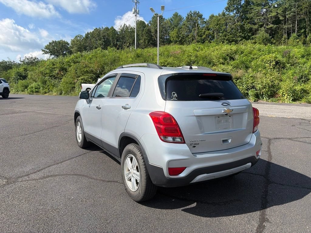 Used 2017 SILVER ICE METALLIC Chevrolet LT image 7