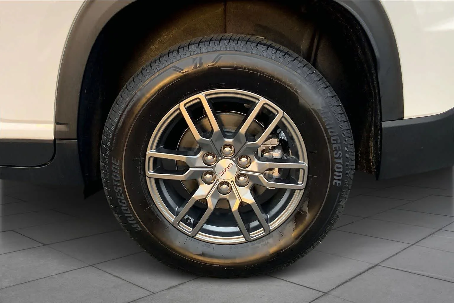 New 2026 GAZ/SUMMIT WHIT GMC FWD Elevation image 11