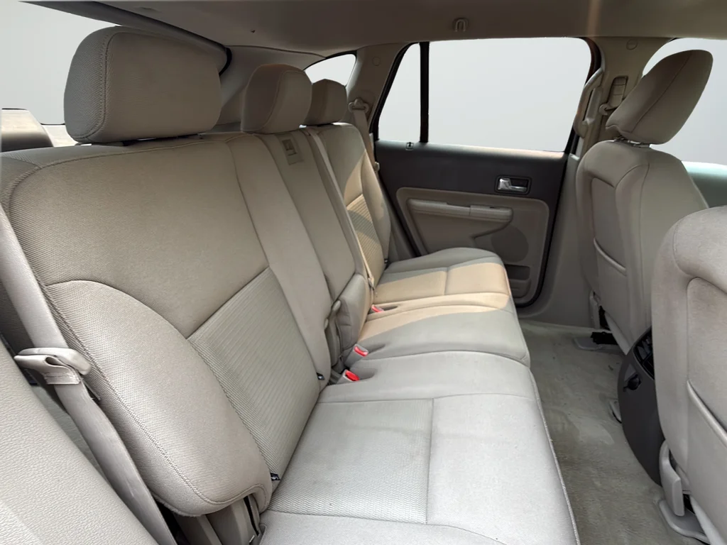 Used 2010  Ford SEL image 28