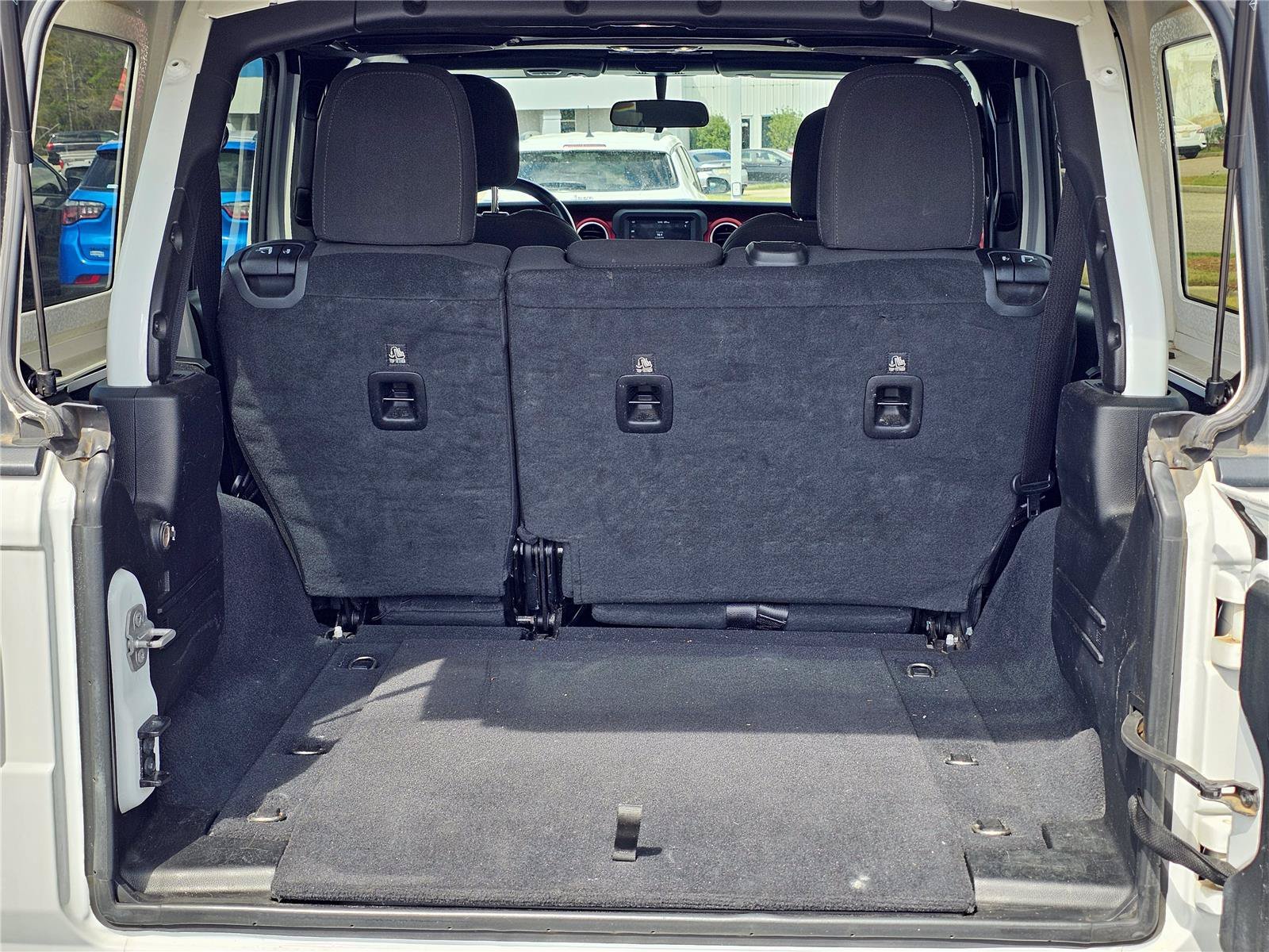 Used 2020 Bright White Clearcoat Jeep Rubicon image 12