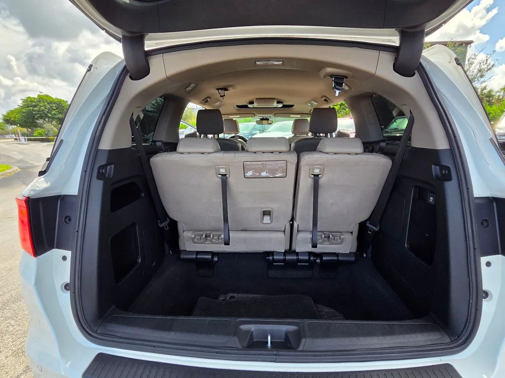 Used 2024 White Honda Touring image 23