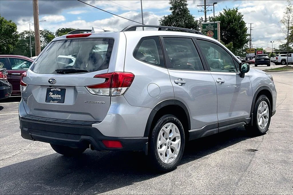 Used 2019 Silver Subaru Base image 16