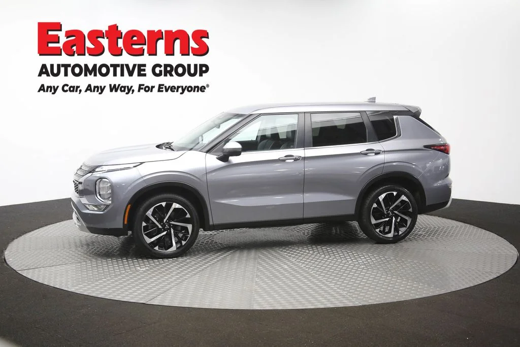 Used 2024 Gray Mitsubishi SE image 57