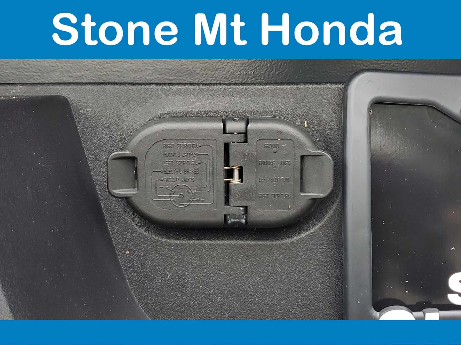Used 2025 Underground Toyota SR5 image 9