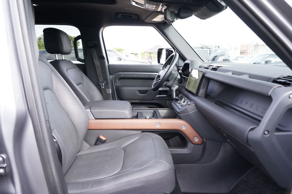 Used 2023 Gray Land Rover X image 21