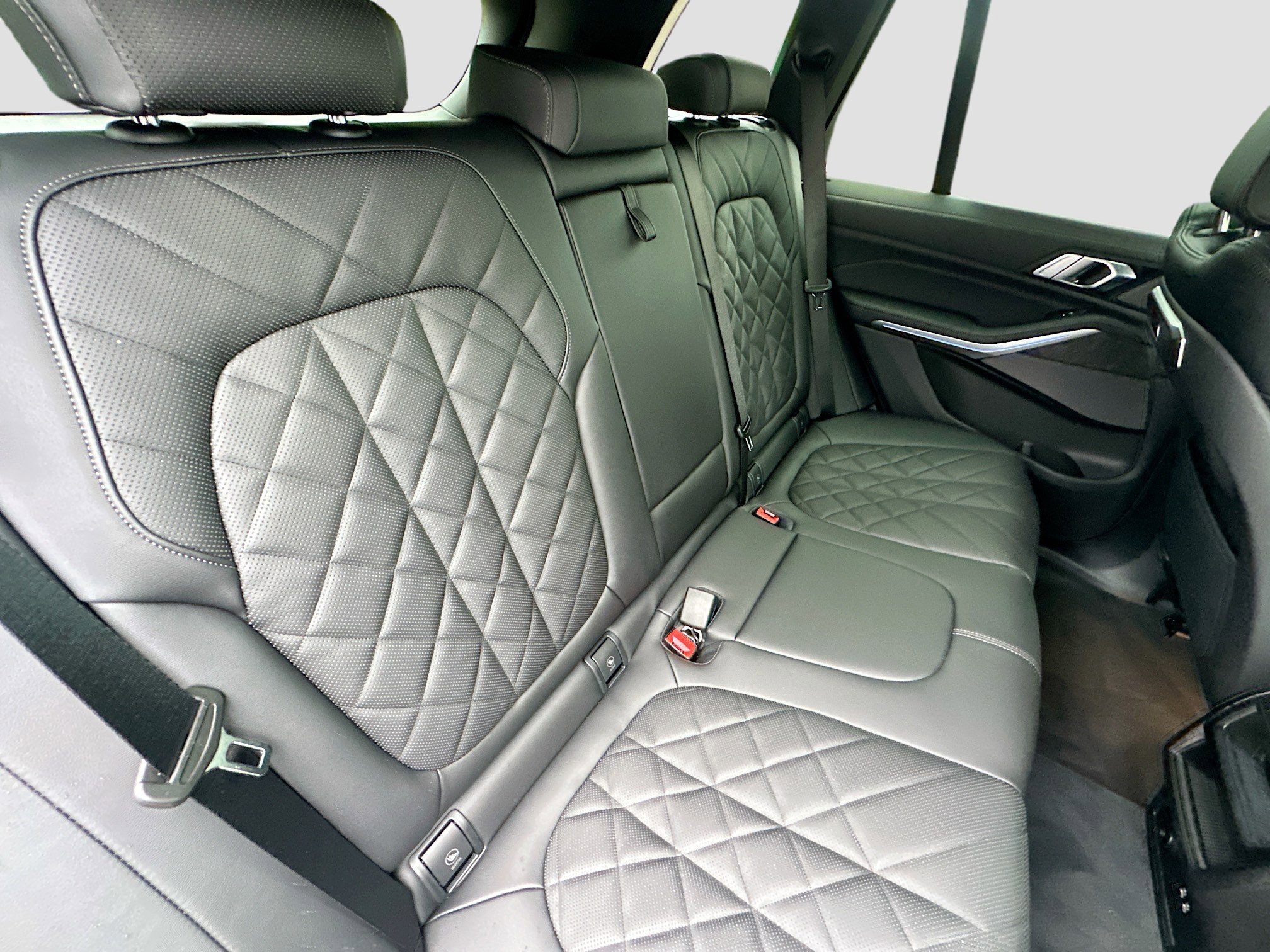 New 2026 Skyscraper Grey Metallic BMW xDrive50e image 22
