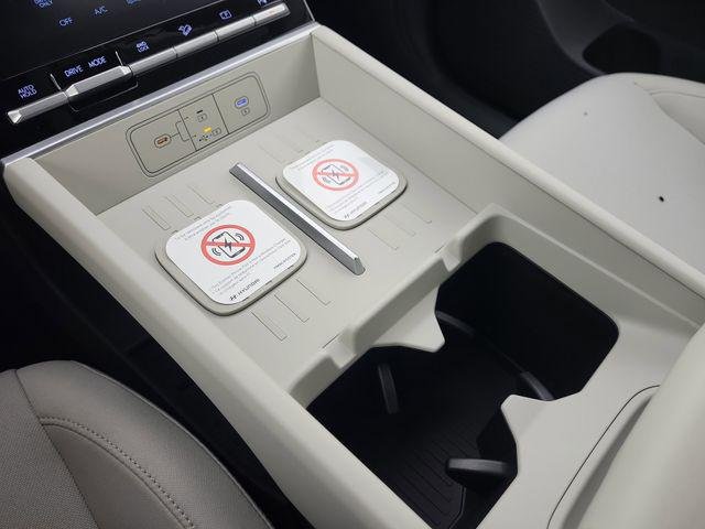 New 2026 White Hyundai SE image 22