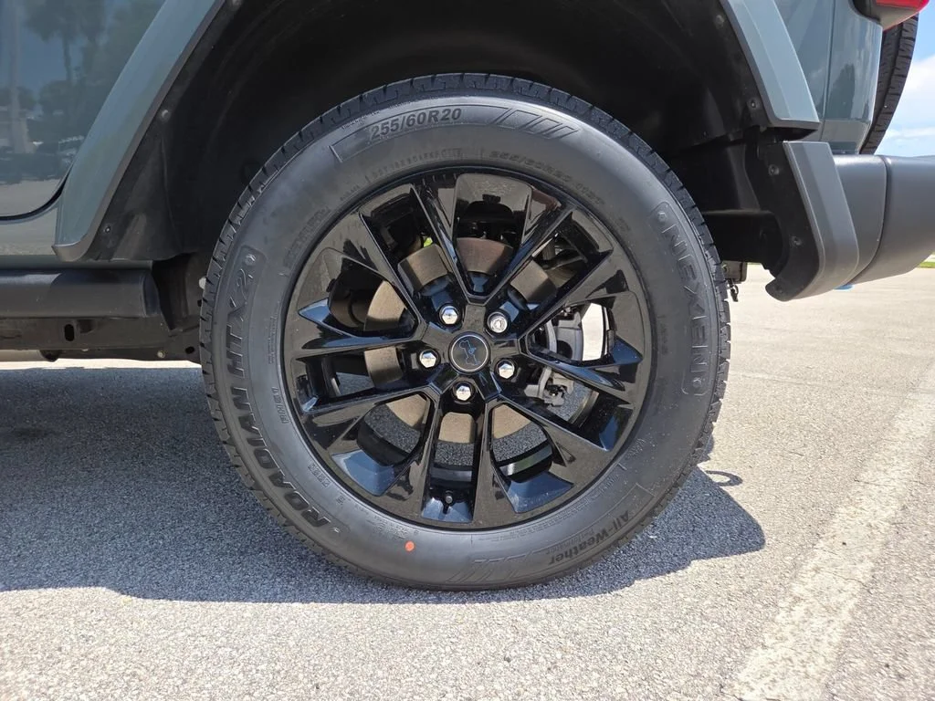 Used 2024 Anvil Clear Coat Jeep Sahara image 21