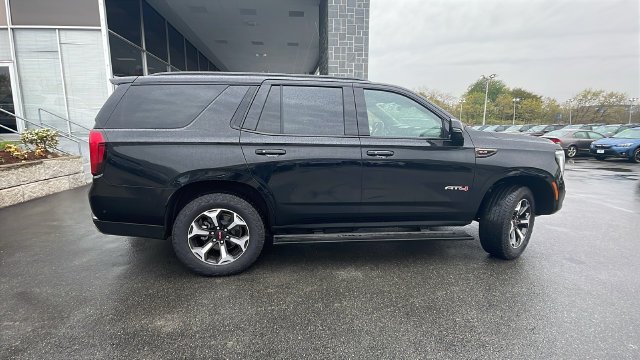 2026 GMC Yukon AT4 Ultimate - Photo 10