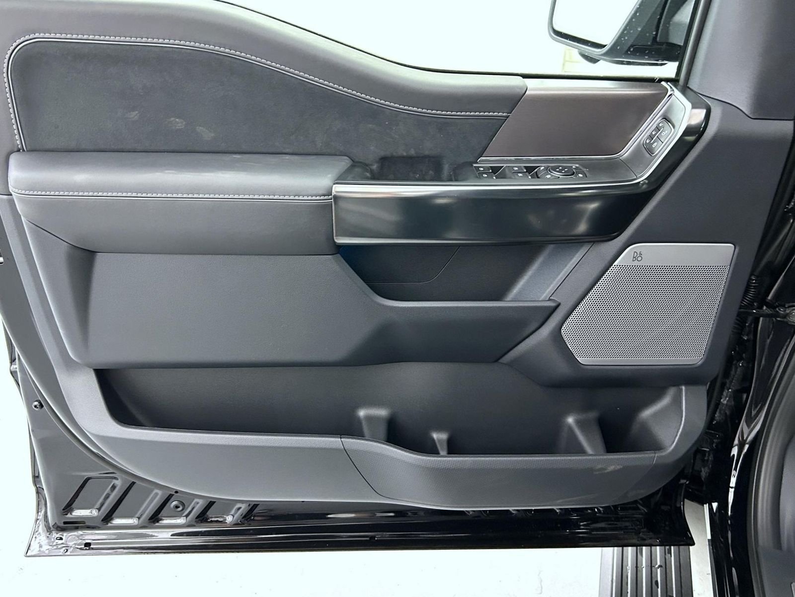 New 2026 Agate Black Metallic Ford Platinum image 10