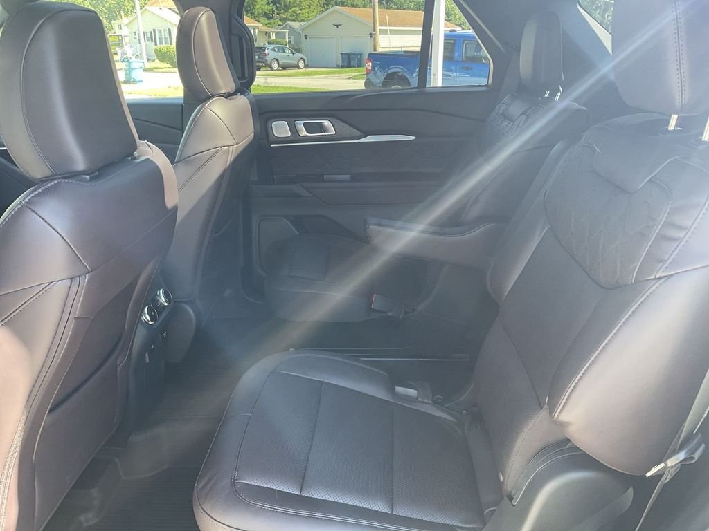 2026 Ford Explorer Platinum - Photo 23